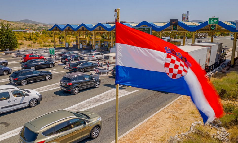 How much does a car trip to Croatia cost?  Vignettes, highway tolls, fuel
