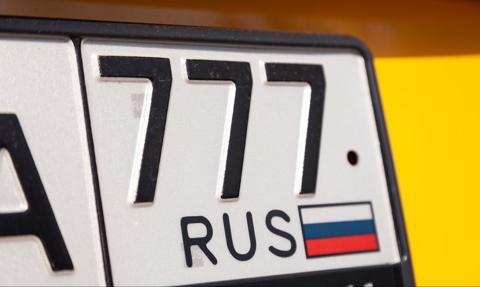 Kryzys samochodowy w Rosji. Auta średnio za 3,5 mln rubli, a dealerzy toną w niesprzedanych modelach
