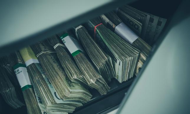 Wyłudzali kredyty z PKO BP. Oskarżone pracownice i pośrednicy