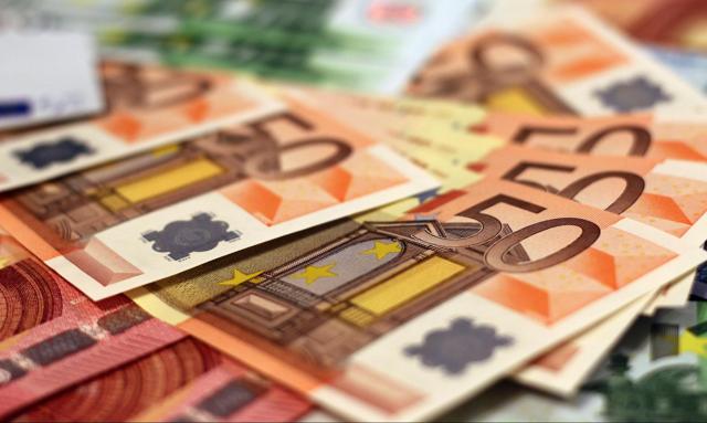 Euroinflacja w celu drugi miesiąc z rzędu. Ale niepokoją ceny żywności i usług