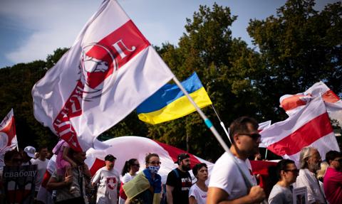 Ukraińcy, Białorusini i Rosjanie kupują w Polsce "hurtowo" mieszkania. "Bo mogą"