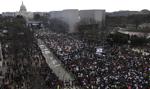 Gigantyczny protest przeciw dostępowi do broni w USA