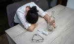 Pracownicy biorą coraz więcej L4 z powodu nadużywania alkoholu. Głównie 40-latkowie