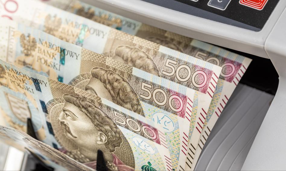 Reforma płacy minimalnej: nagrody i premie nie będą już wliczane. Rząd łagodzi wcześniejszą propozycję