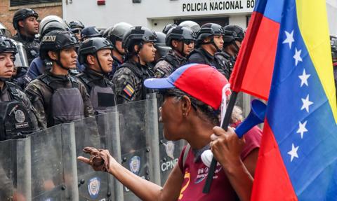 Wenezuela wrze po obaleniu Maduro. Tysiące ludzi żądają wyższych płac