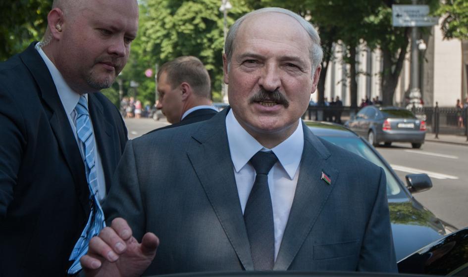 Łukaszenka bierze się za próżniaków
