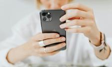 Mikołaj przyniósł iPhone’a? Dołóż do niego Apple Watch. Teraz to nagroda gwarantowana za transakcje kartą