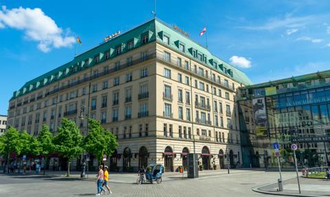 Ulubiony hotel królów zmieni właściciela? Ikona Berlina na sprzedaż