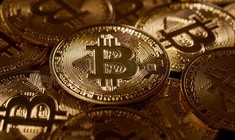 Kupuj膮 jednego bitcoina dziennie przy pomocy narodowego biura. Ich rezerwy odpowiada艂by w Polsce bud偶etowi 800+