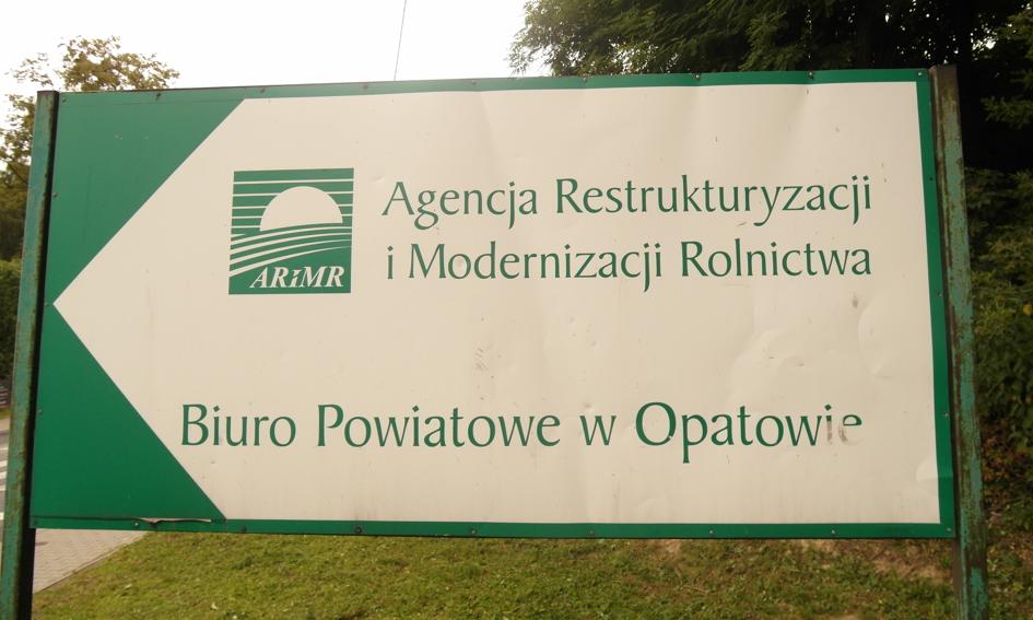 Ile zarabiają pracownicy państwowych agencji rolniczych?