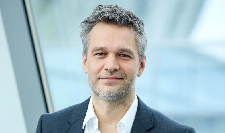 Żebrowski: Przedstawienie ma się zwrócić