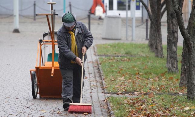 Polacy niechętnie odpracowują długi