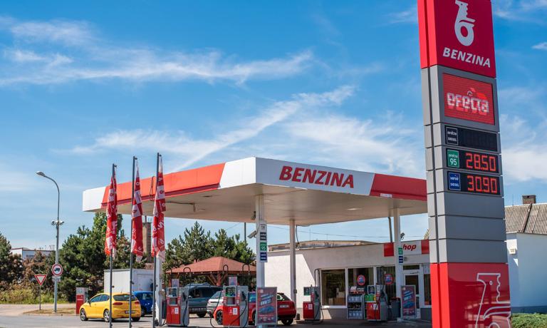 Tradiční „Benzina“ se mění v „Orlen“.  První stanice již prošly kompletním rebrandingem