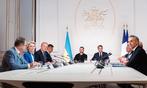 Starmer: Członkowie koalicji chętnych dostarczą Ukrainie rakiety dalekiego zasięgu. Trump: Przestańcie kupować rosyjską ropę