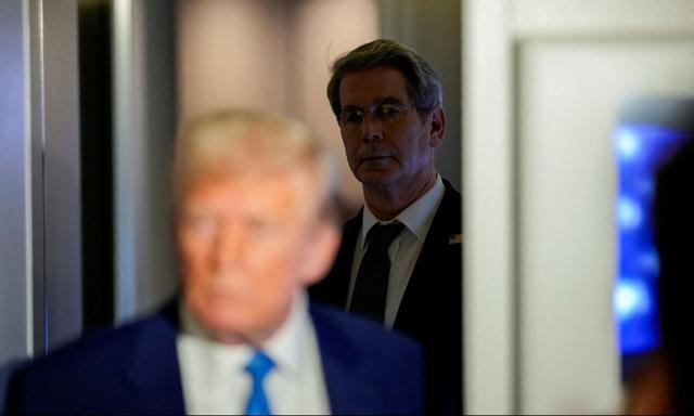 Plan pokojowy Trumpa i biforek na GPW. Wyśmienite nastroje przed główną imprezą wieczoru