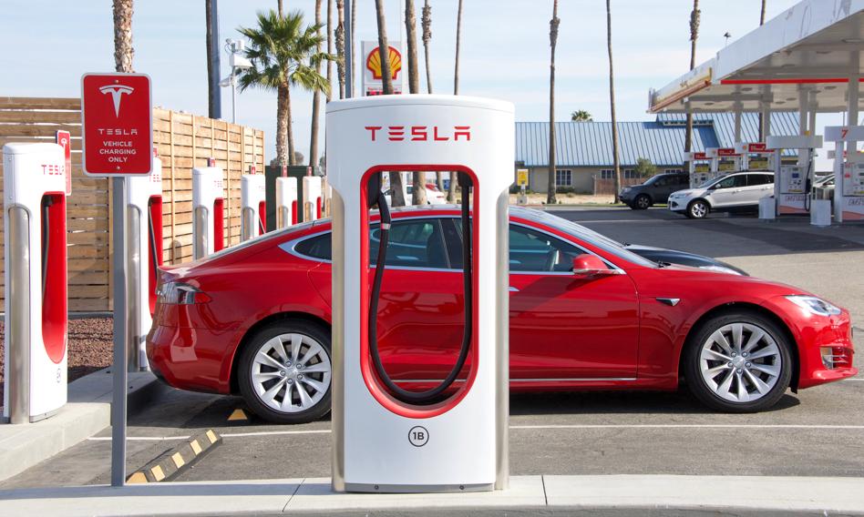 Potencjalne awarie elektryków odstraszają. W Polsce brakuje wyspecjalizowanych warsztatów