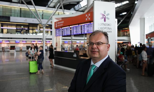 Prezes Urzędu Lotnictwa Cywilnego Piotr Samson.