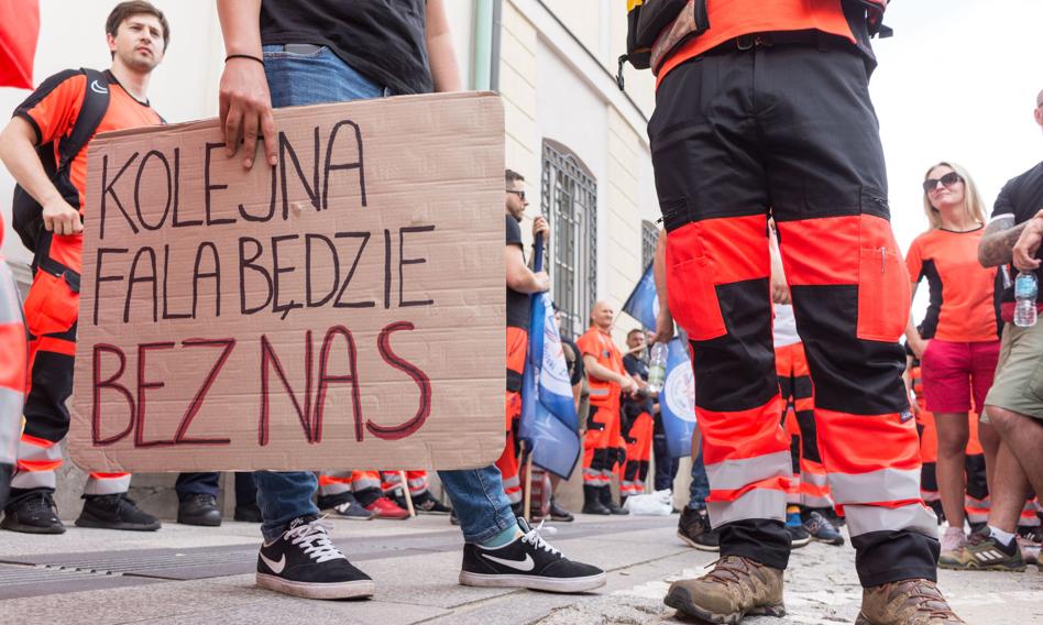 Ratownicy kontra system. "Od lat pracujemy ponad ludzkie możliwości"
