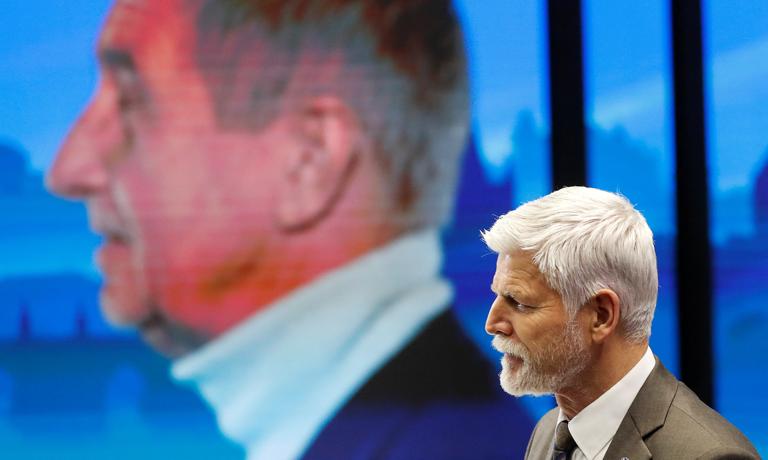 Češi volí prezidenta.  Generál Pavel porazí Andreje Babiše?