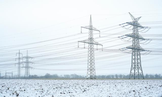 Zima przetestowała polską energetykę. System wytrzymał, dzięki współpracy OZE i węgla