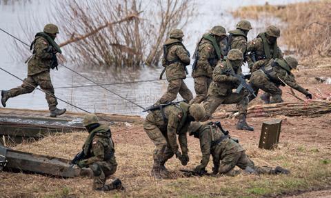 Polska gotowa na najgorsze? Czas na funkcjonowanie w trybie "stanu przedwojennego"