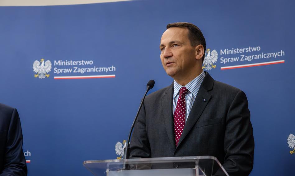 Sikorski o Krymie: Polska popiera integralność terytorialną Ukrainy