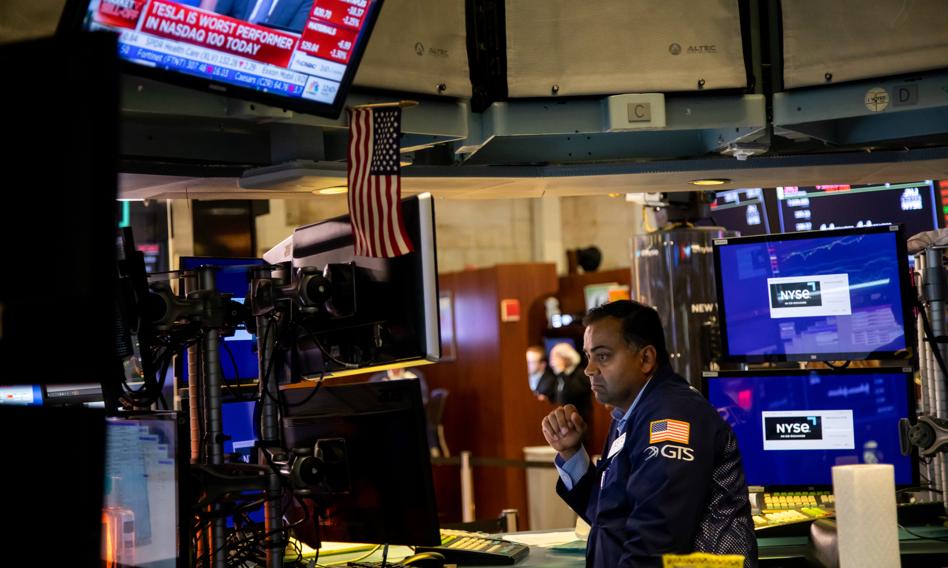 Wzrosty na Wall Street. Rynek liczy na „pauzę” w Fedzie?