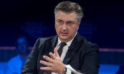 Kocioł bałkański 2.0? Premier Chorwacji alarmuje: Serbia znalazła się na krawędzi wojny domowej