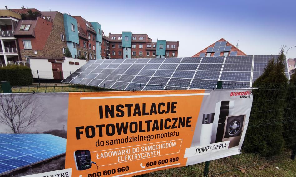 Farmy słoneczne utknęły w sieci