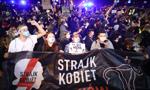 Ponad 1600 stron o represjach władzy. Raport trafił na biurko premiera