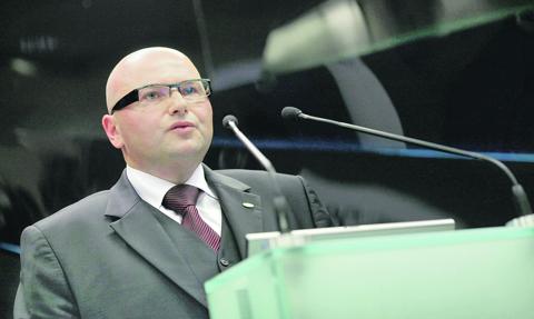 Ścigany miliarder mieszka w Afryce. Był najbogatszym lekarzem w Polsce