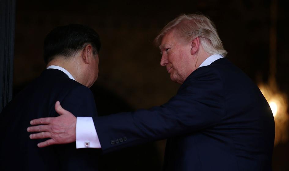 Trump kieruje działa na Chiny
