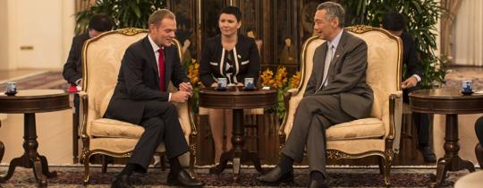 Premier leci do Singapuru.