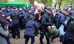Berek ogrywa Nawrockiego w gabinecie Czarzastego. Przed siedzibą TK starcia z policją