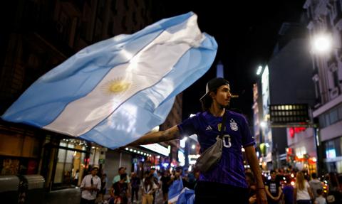 Koniec z dyktatem związków? Argentyna przyjmuje radykalne reformy prawa pracy