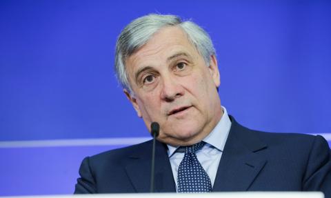 Rzym zgłasza się na ochotnika. Co z negocjacjami USA-Iran?