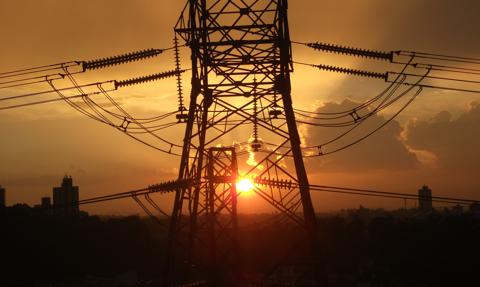 Rachunki za energię. Polska na niechlubnym podium. Wiemy, ile realnie kosztuje nas prąd