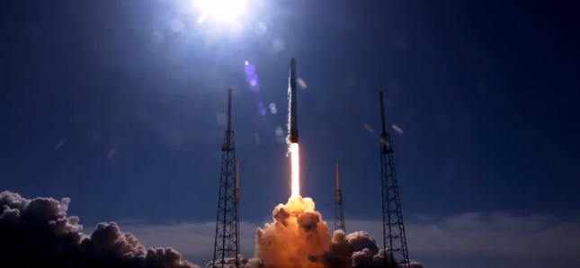 Falcon 9 wystartował - wiezie zaopatrzenie dla Międzynarodowej Stacji Kosmicznej
