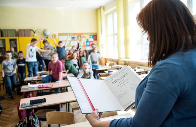 Minister edukacji: Przybędzie kilka tysięcy nowych oddziałów i kilka tysięcy nowych etatów