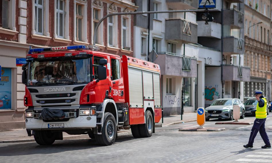 Wybuch we wrocławskim liceum. Trzy osoby zostały ranne, ponad setkę ewakuowano