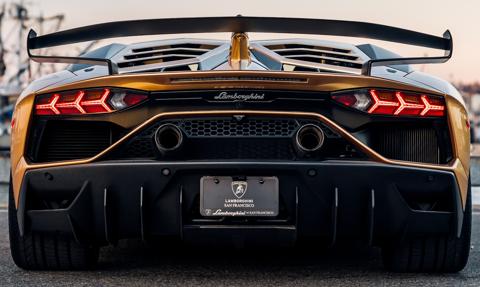 Luksusowy zapach spalin. Lamborghini odżegnuje się od elektryków