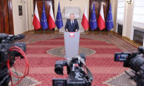 "Lunatycy z PiS chcą nas wciągnąć w szaleństwo". Ostre starcie Tuska z Pałacem Prezydenckim