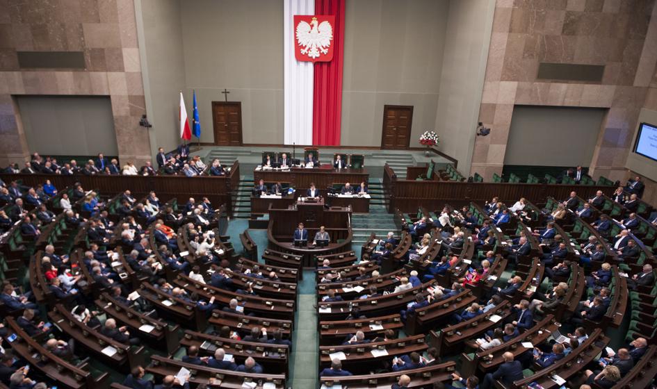 Sejm przyjął ustawę o elektromobilności i paliwach alternatywnych