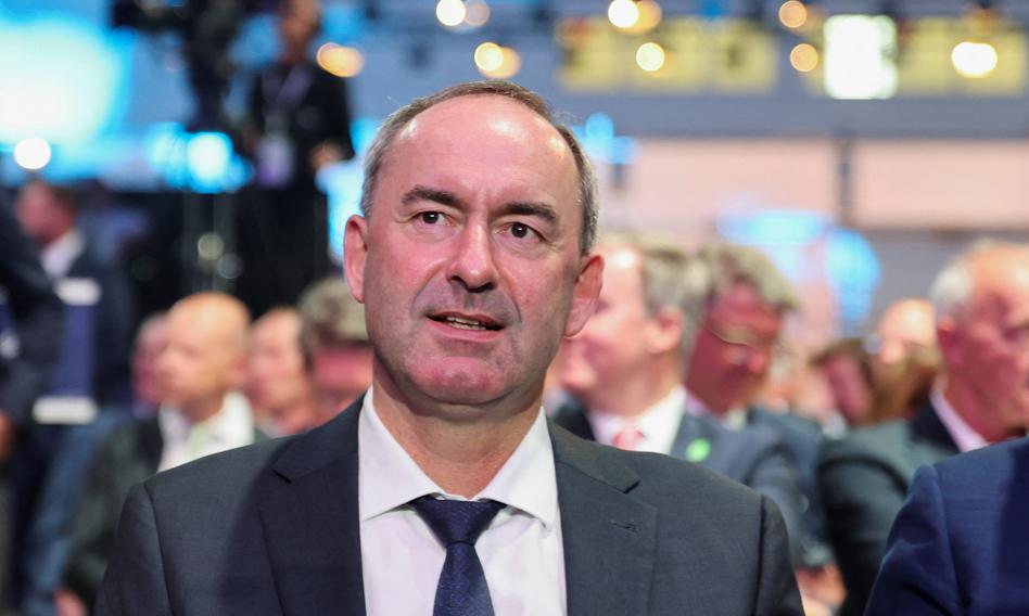 Wicepremier Bawarii oskarżony o antysemicką przeszłość. Wzrosło poparcie dla jego partii