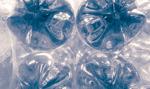 Zero plastiku, zero kaucji. Podjeżdżają autami, żeby tankować za grosze