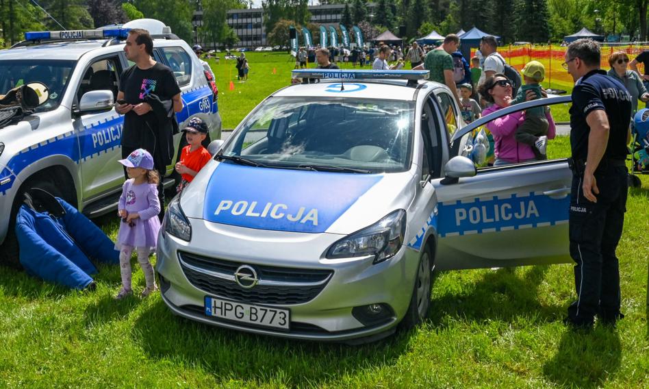 Pełna mobilizacja na czas wakacji. MSWiA i MEN apelują, by "zwracać uwagę"