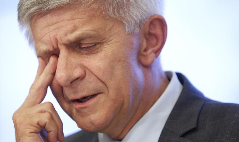 Belka: przewalutowanie kredytów zagrożeniem dla stabilności systemu