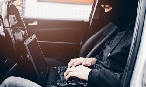 Oszukiwali metodą "na Blik" i kupowali kryptowaluty. Kolejne aresztowania