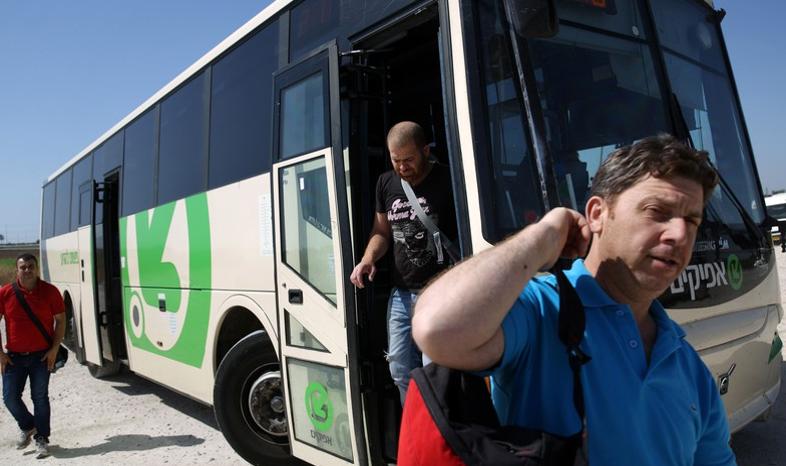 Izrael wycofuje się z segergacji w autobusach