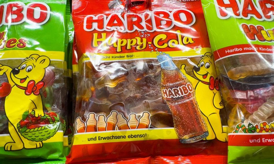 Żelki Haribo w kształcie butelki coli "z wkładką". W składzie były konopie indyjskie